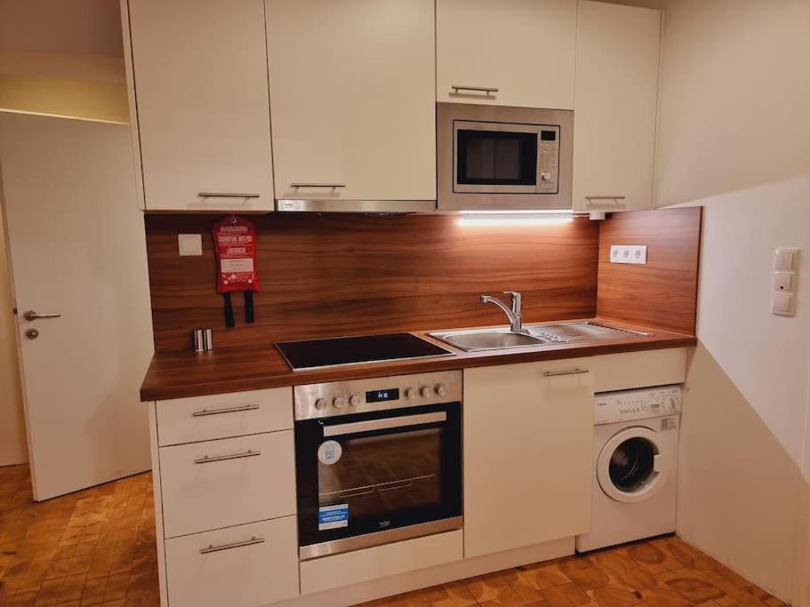 Sissi Royal Suite - Inner City 4 Bedroom Apartment Wien Exterior foto