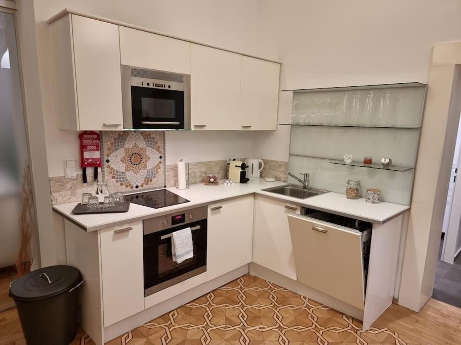 Sissi Royal Suite - Inner City 4 Bedroom Apartment Wien Exterior foto