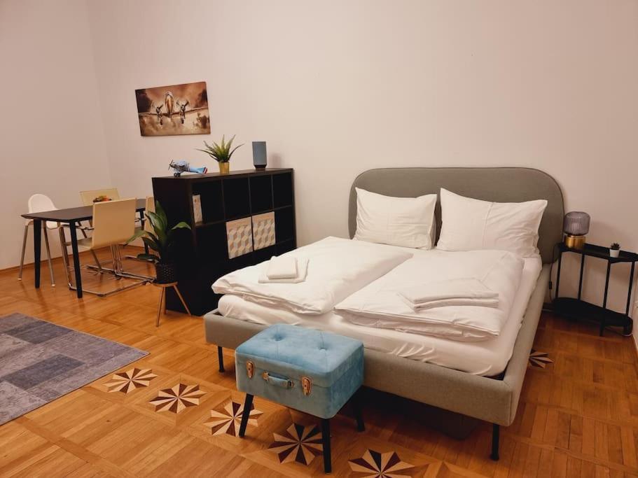 Sissi Royal Suite - Inner City 4 Bedroom Apartment Wien Exterior foto